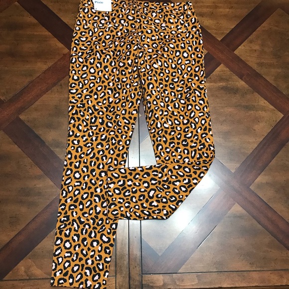 Old Navy Ankle Pixie Pant leopard print - Picture 2 of 7